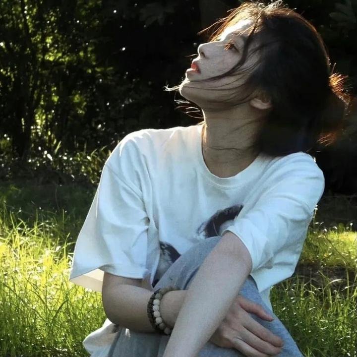 黑夜里的眼睛